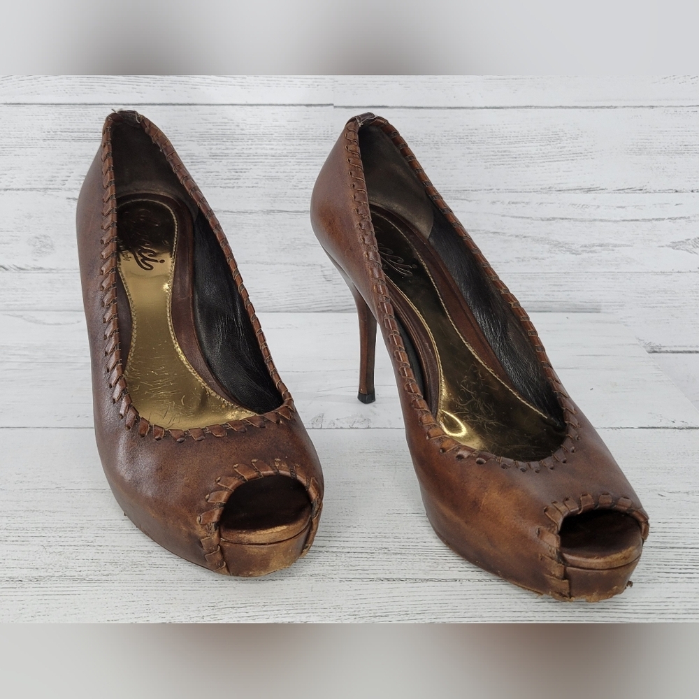 GUCCI Sophia Pump, Leather,  Size 38 1/2.